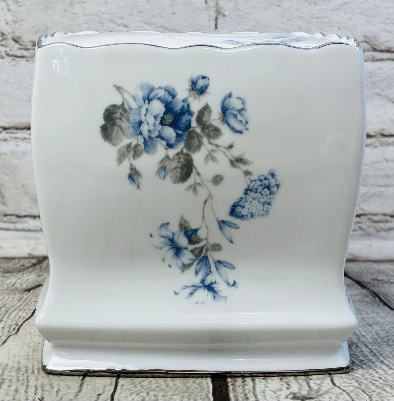 Veratex Ceramic Tissue Box Cover White Blue Roses Silver Trim Gray Leaves Mint | eBay