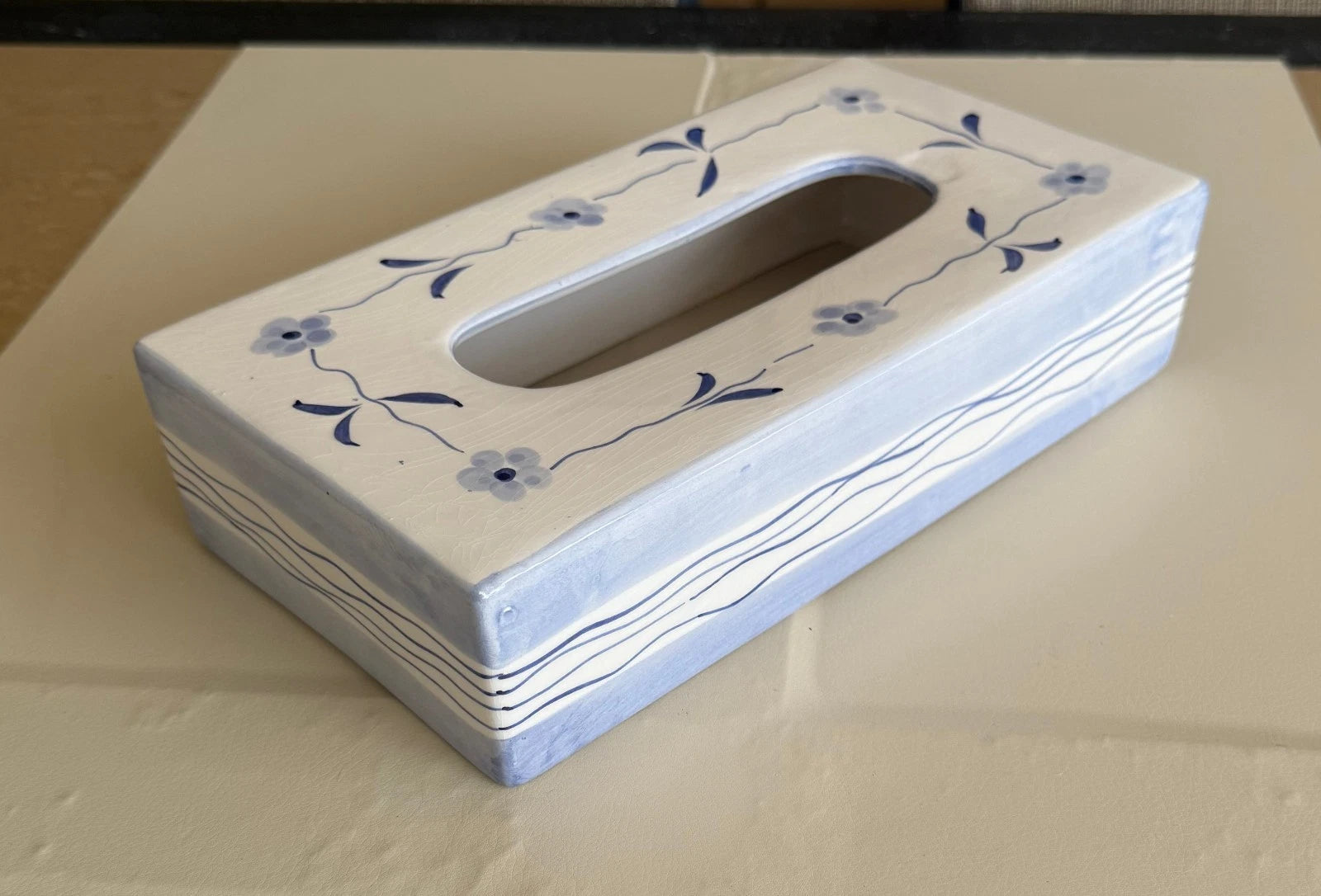 CERAMIC TISSUE BOX COVER WHITE W/ BLUE FLOWERS BATHROOM DECOR 10"X5 1/4"X2 1/2" | eBay