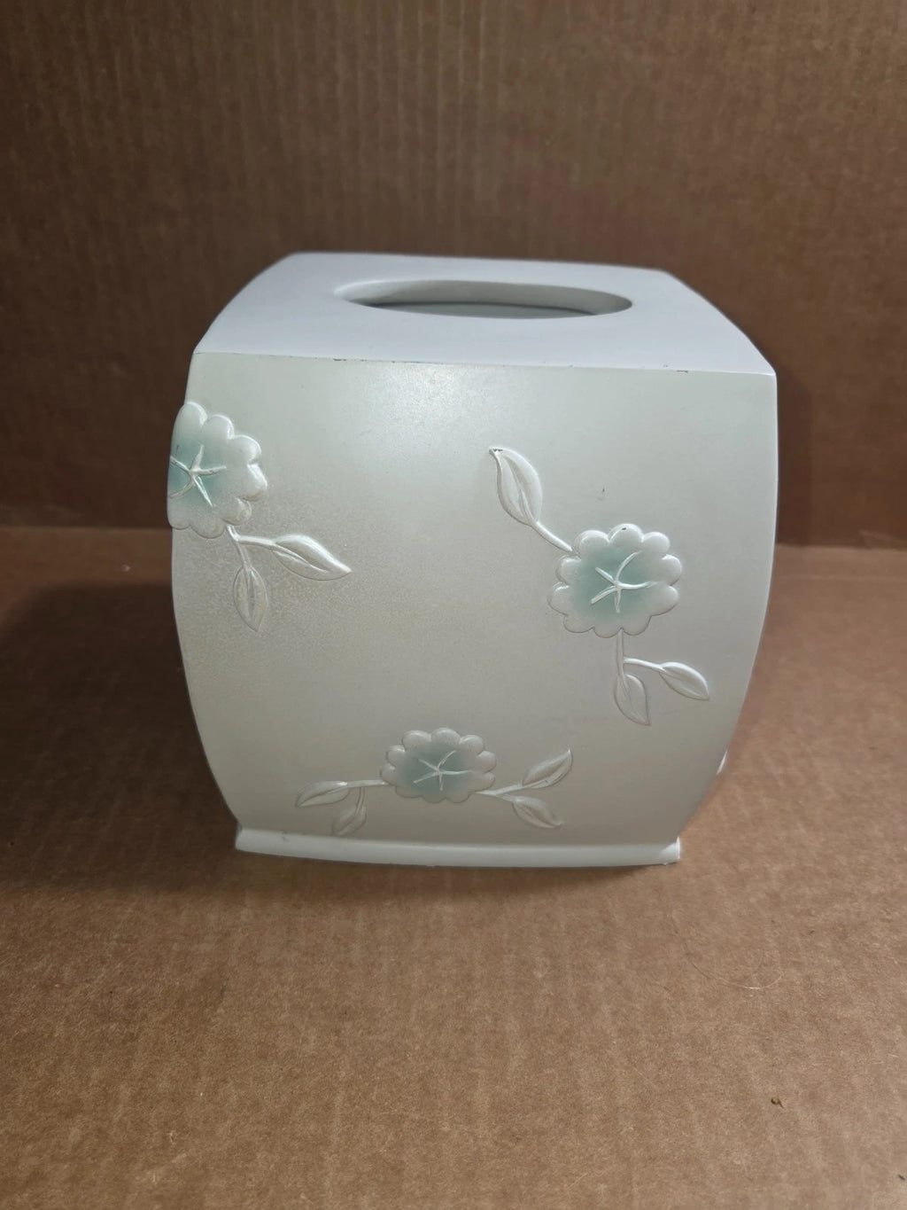 Tissue Box Cover Square Ceramic White with White Flowers with Pale Green Center. | eBay