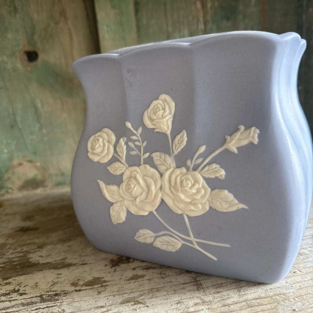 Vintage Duck Egg Blue Soap Stone Tissue Holder With White Roses | eBay