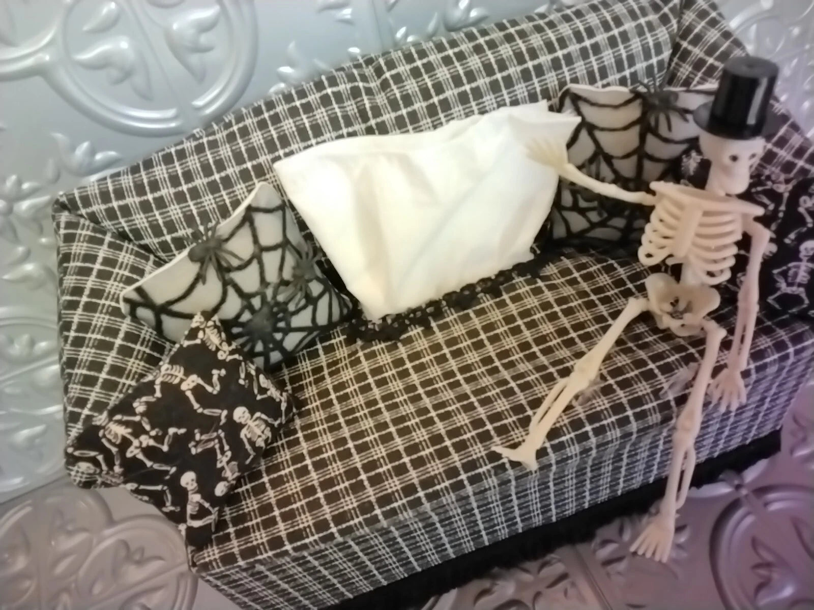 SKELTON Sofa Tissue Box Cover Free Tissues | eBay