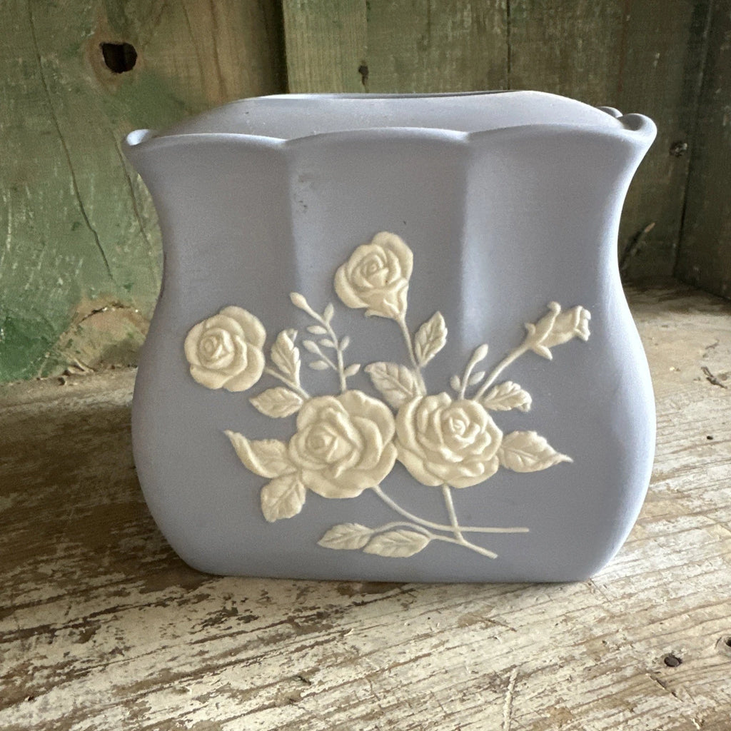 Vintage Duck Egg Blue Soap Stone Tissue Holder With White Roses | eBay