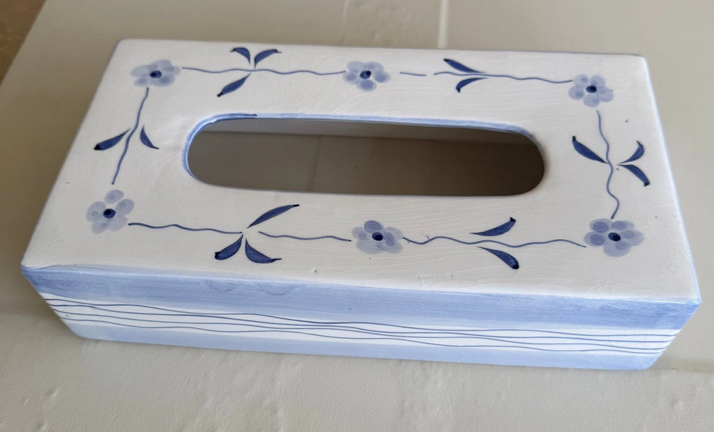 CERAMIC TISSUE BOX COVER WHITE W/ BLUE FLOWERS BATHROOM DECOR 10"X5 1/4"X2 1/2" | eBay
