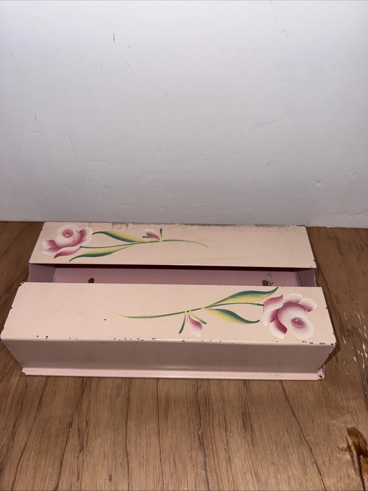 VTG Metal Pink Hand Painted Rose Wall Mount Tissue Holder/Box Holder | eBay