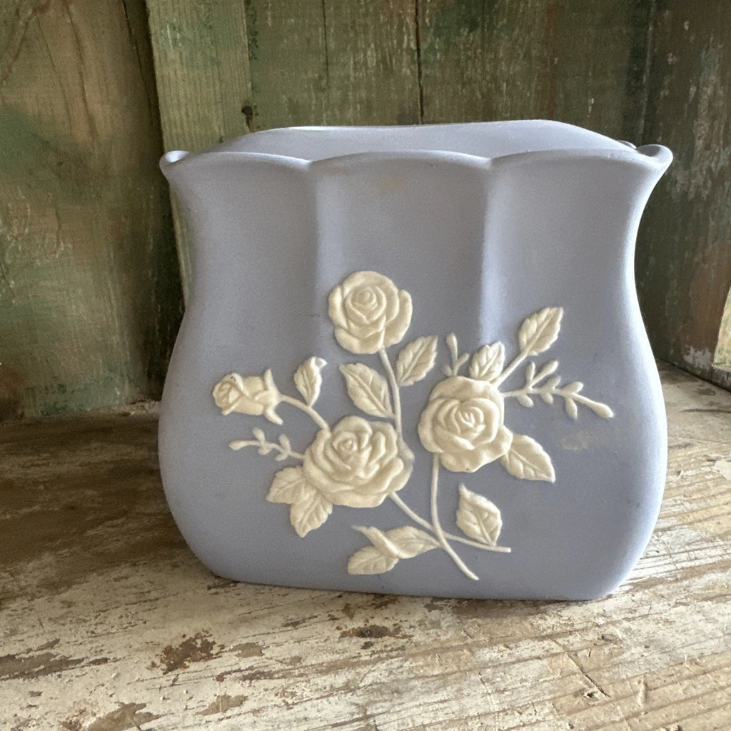 Vintage Duck Egg Blue Soap Stone Tissue Holder With White Roses | eBay