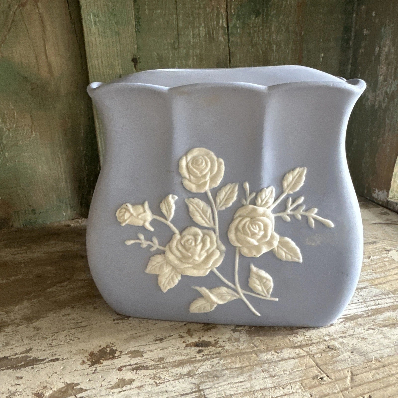 Vintage Duck Egg Blue Soap Stone Tissue Holder With White Roses | eBay