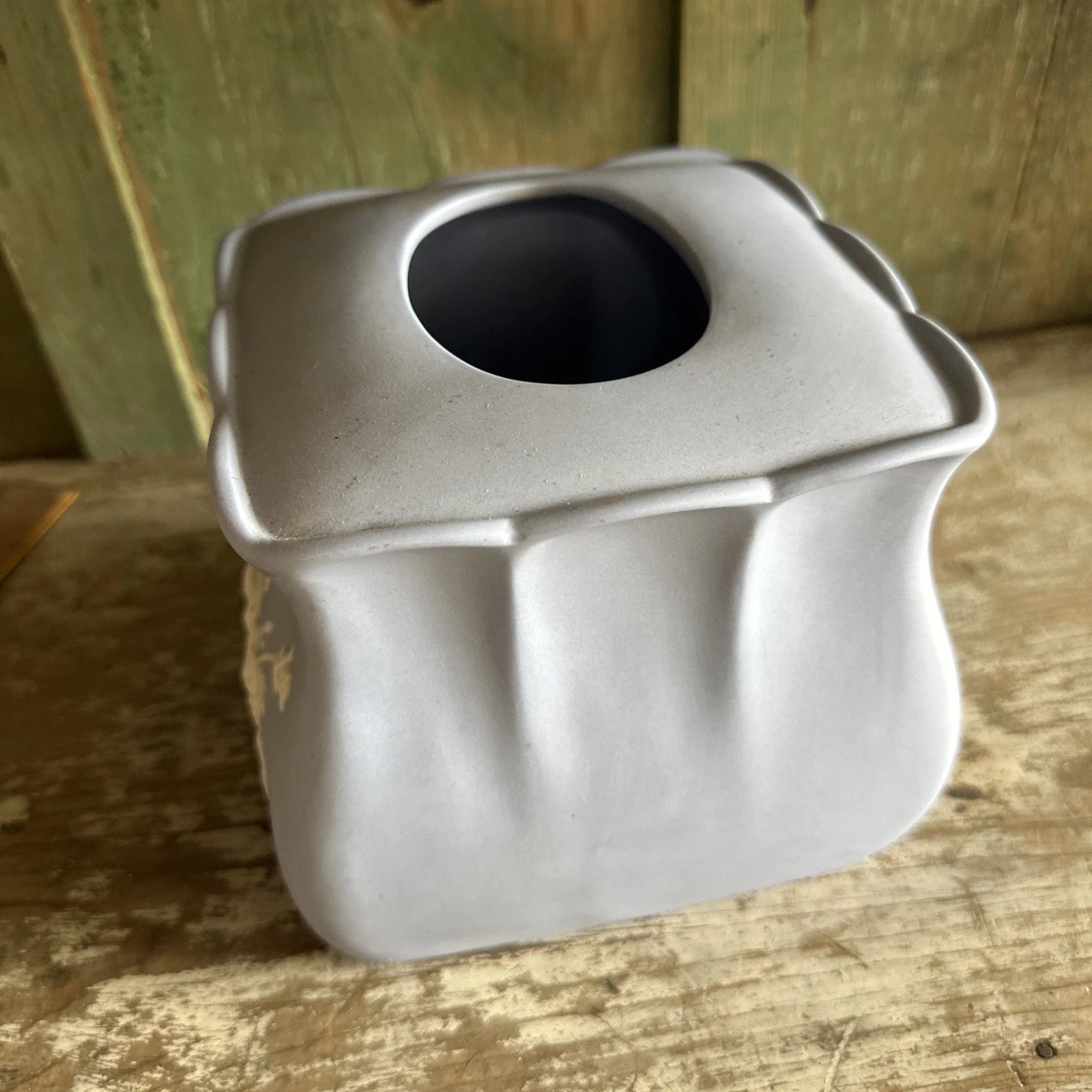 Vintage Duck Egg Blue Soap Stone Tissue Holder With White Roses | eBay