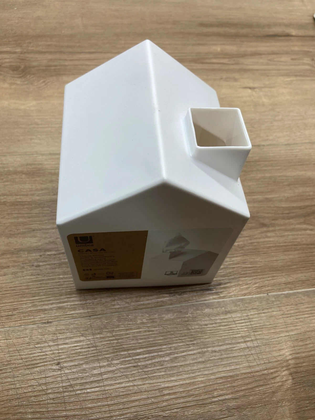 Umbra 023340 Casa Tissue Box Cover - House Shaped Square Tissue Box Holder White | eBay