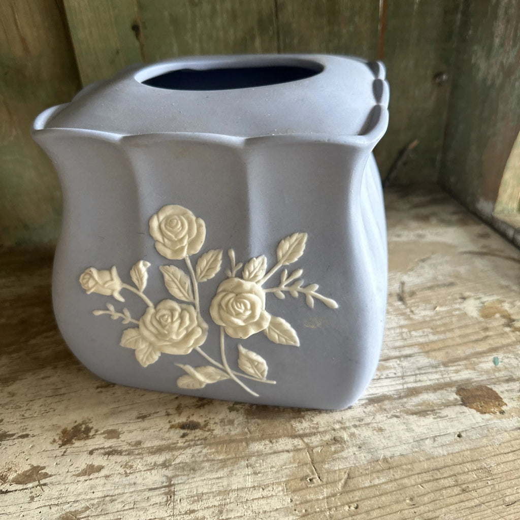 Vintage Duck Egg Blue Soap Stone Tissue Holder With White Roses | eBay