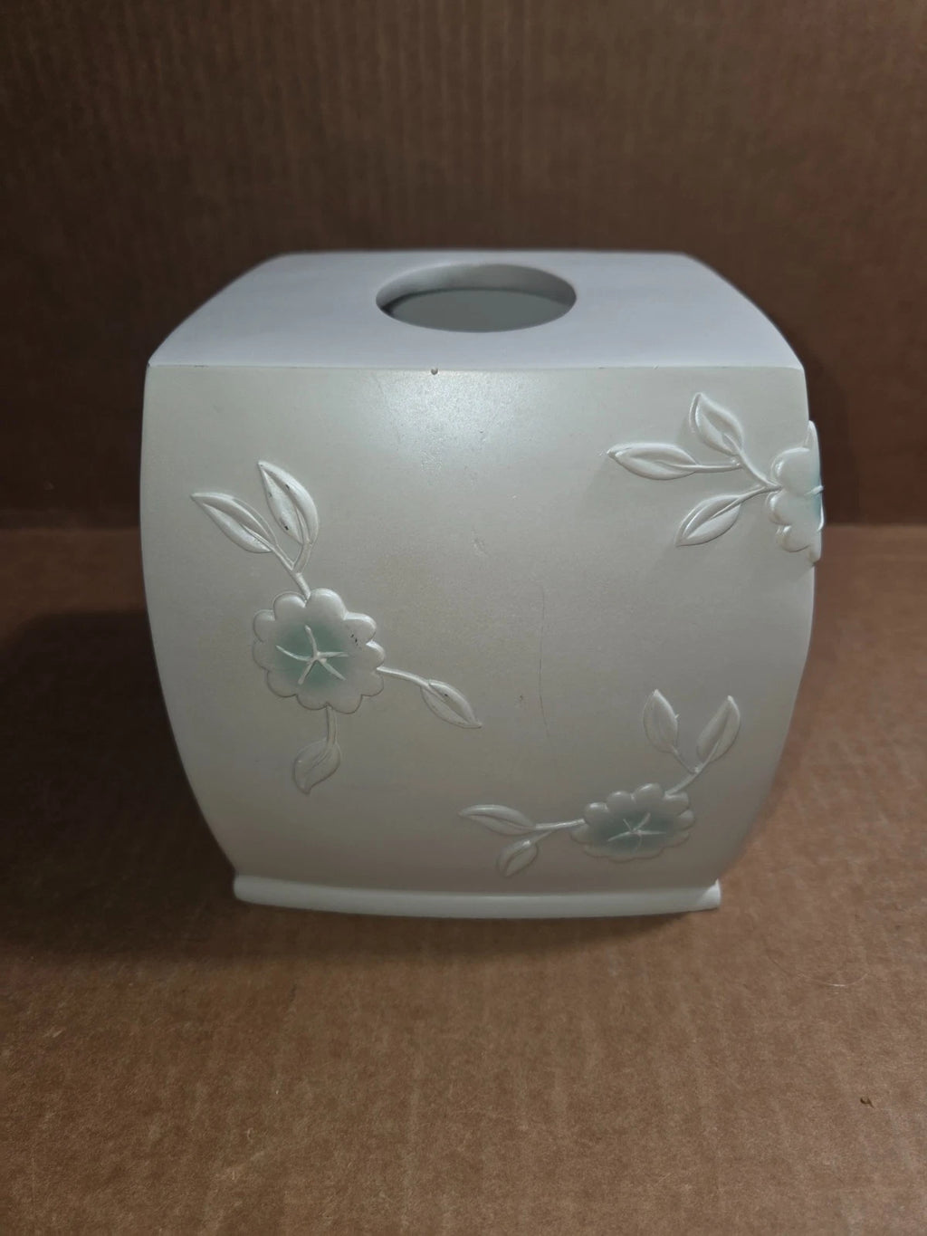 Tissue Box Cover Square Ceramic White with White Flowers with Pale Green Center. | eBay
